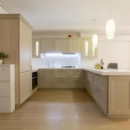 Cotroceni Luxury Apartment- Marriott & Parliament Апартаменти Бухарест